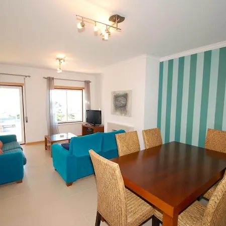 Canyon - Sea View In With Pool Daire Nazaré